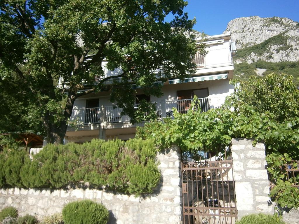 Studios Peric Sveti Stefan Exterior photo